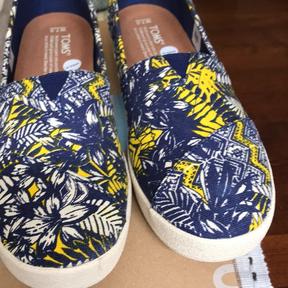 Toms